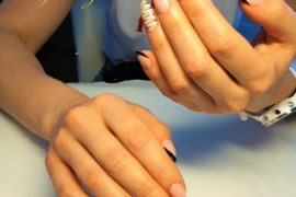 2021-04-25-manicure-hybrydowy-salon-kosmetyki-estetycznej-azprestige-pl-b